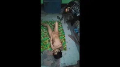 Ngentot Cewek Hijab Di Atas Alas Bunga Kualitas HD Sempurna